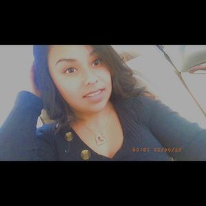 Meet your Posher, Avelina